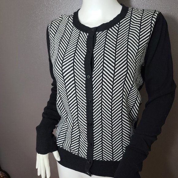 NWoT Merona Black and White Abstract Stripe Print Button Up Sweater - Picture 3 of 6